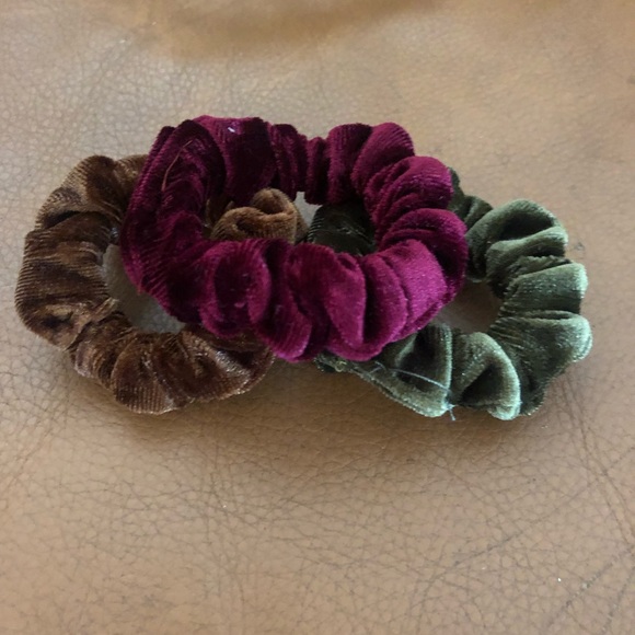 Velvet Scrunchies / Hair Ties / Ponytail Set of 3 - Picture 6 of 8
